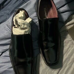 Dress shoe